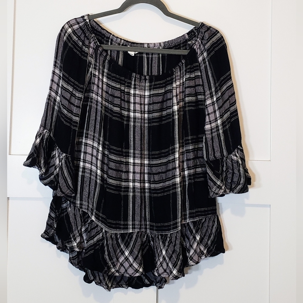 beachlunchlounge Black White Plaid Top On/Off Shoulder Size Large Ruffled Hem